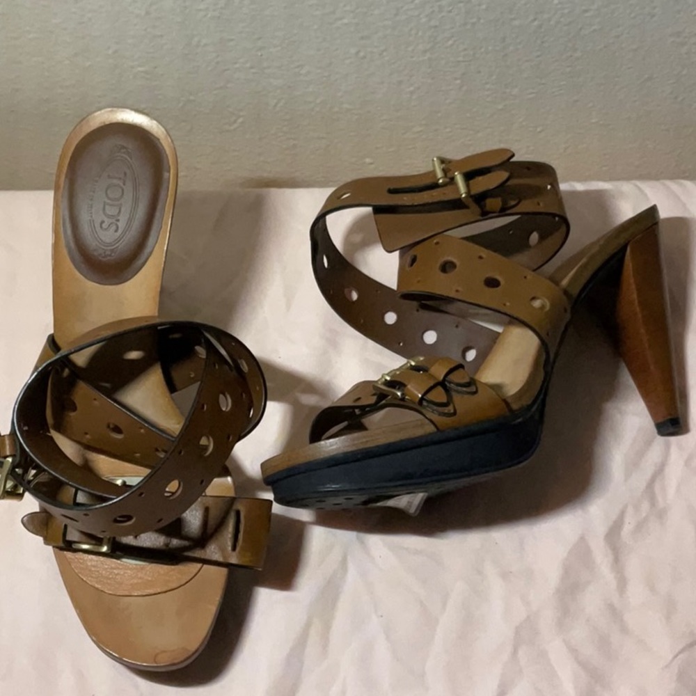 Tod’s platform strapped sandals